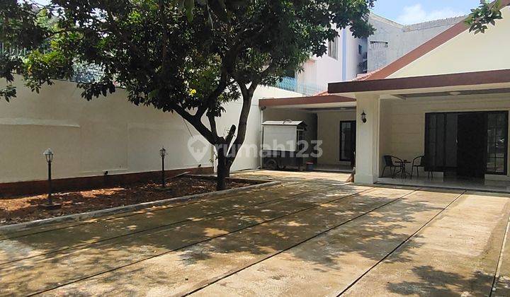 Disewakan rumah besar 700 meter di daerah Otista Jakarta Timur 1