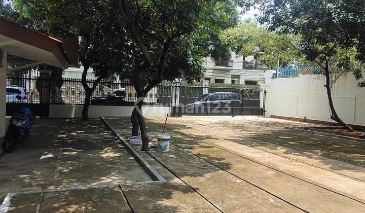 Disewakan rumah besar 700 meter di daerah Otista Jakarta Timur 6