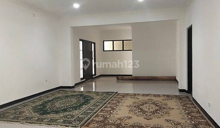 Disewakan rumah besar 700 meter di daerah Otista Jakarta Timur 11