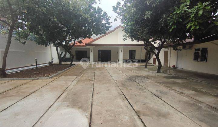 Disewakan rumah besar 700 meter di daerah Otista Jakarta Timur 19