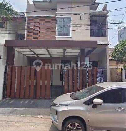 Rumah Bangunan Modern. 4+1 Kamar Tidur 1