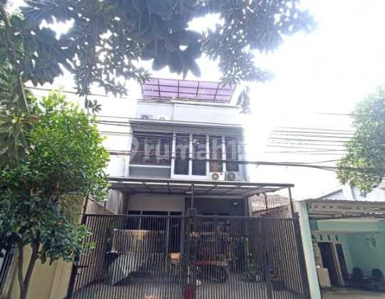 Rumah Sudah Furnished. Lokasi Bagus