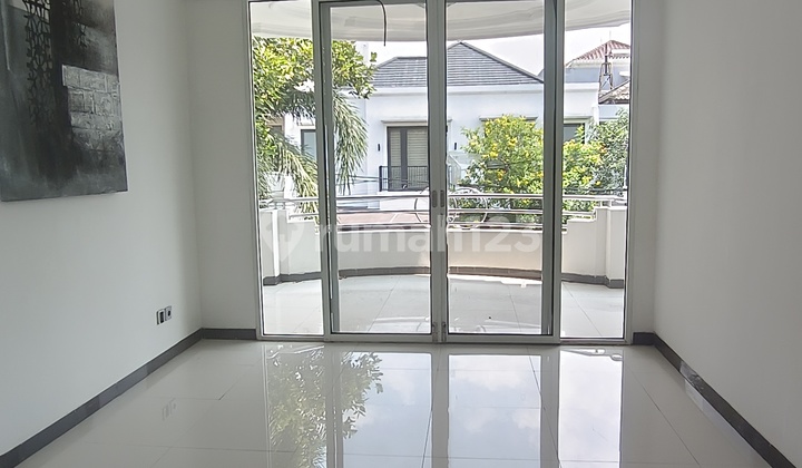 Rumah 2 Lantai Dekat Sekolah Penabur 2