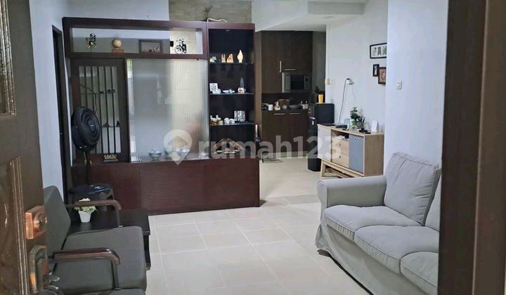 Rumah Janur Hijau Kelapa Gading