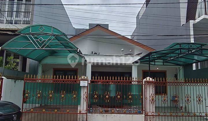 For Rent, 9 Meters Wide, Air Conditioned