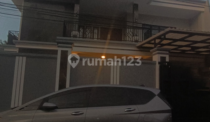 Rumah Sewa Besar 2 Lantai. Kelapa Gading 2