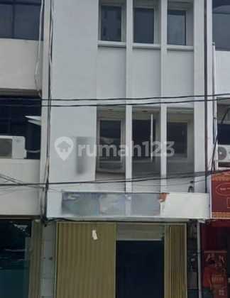Diju 4-Story Shophouse in Kelapa Gading, Near Wisma Gading Permai Diju 4-Story Shophouse in Kelapa Gading, Near Wisma Gading Permai