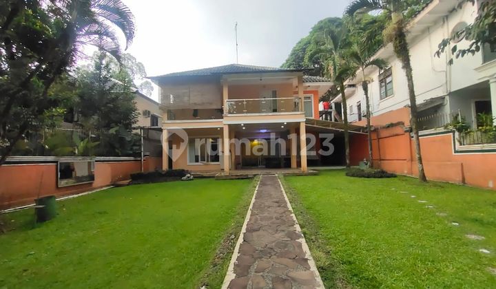 For Sale: Move-In Ready House with Green Area at the Back