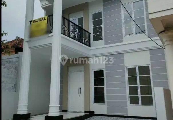 Dijual rumah dua lantai siap huni di sentul city  1