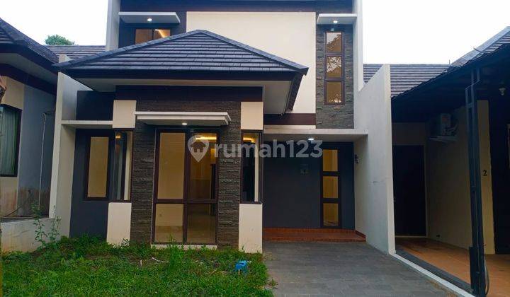 Dijual rumah dua lantai siap huni di cluster sentul city  1