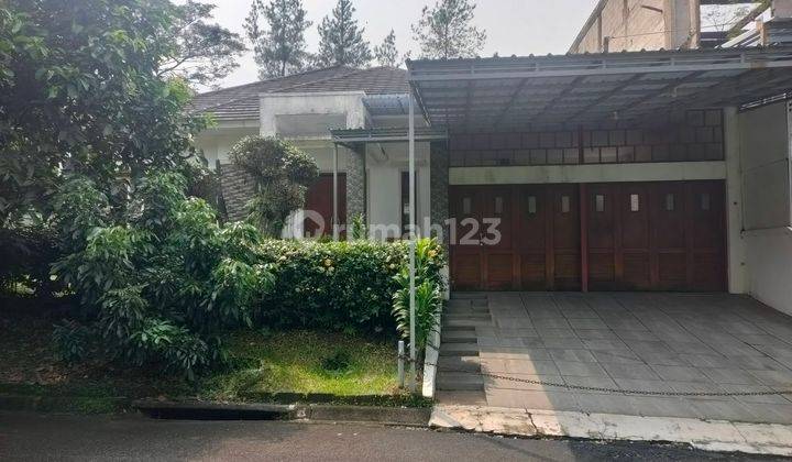 Dijual cepat rumah dan halaman luas di sentul city  1