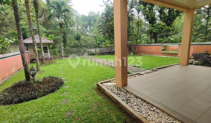 For Sale: Move-In Ready House with Green Area at the Back 2