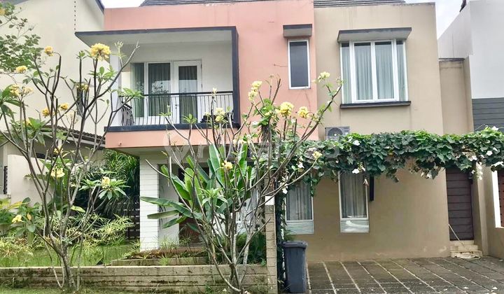 Two-Story House in a Green, Safe, and Comfortable Environment