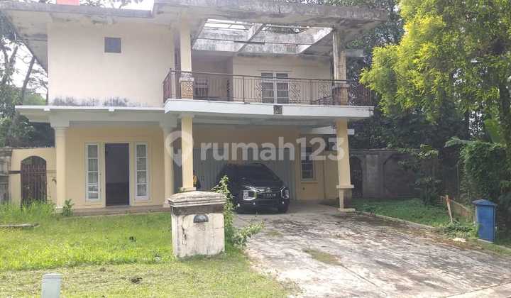 Dijual Rumah Halaman Luas Dan Perlu Renovasi 