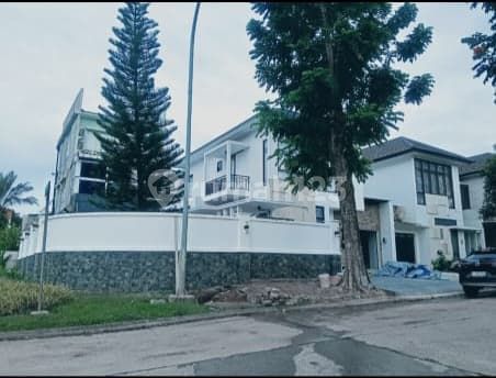 Rumah Fuly Furnished Private Pool Lingkungan Asri 2