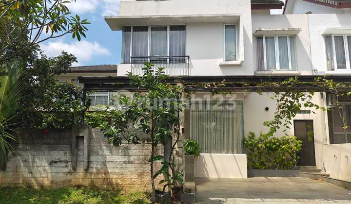 House for Rent: Two-Story with Private Pool