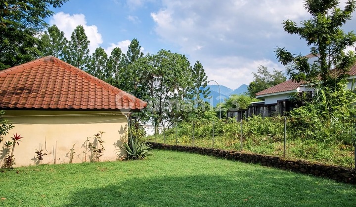 Rumah Bagus dan Halaman Luas di Cluster Elit Sentul 2