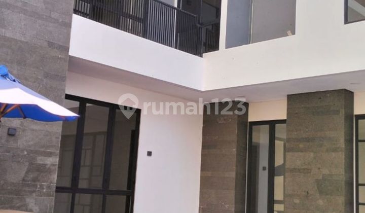 Rumah type kontemporer tropical modern di lingkungan asri Rumah type kontemporer tropical modern di lingkungan asri