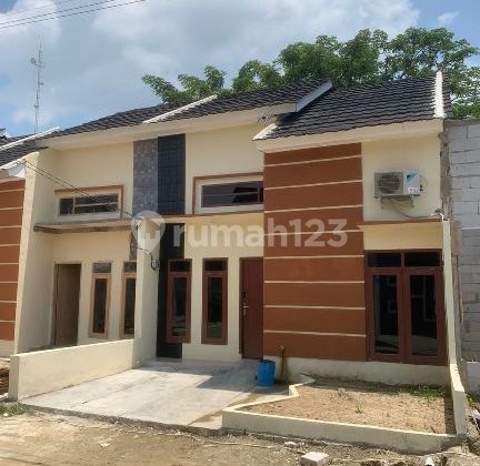 Rumah Baru Unfurnished SHM di Sukawangi, Bekasi 2