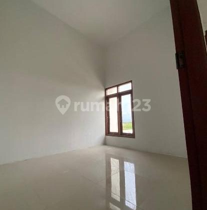 Rumah Baru Unfurnished SHM di Sukawangi, Bekasi 4