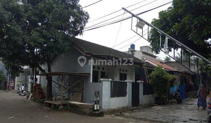 Rumah Bagus Unfurnished SHM di Pamulang, Tangerang Selatan 2