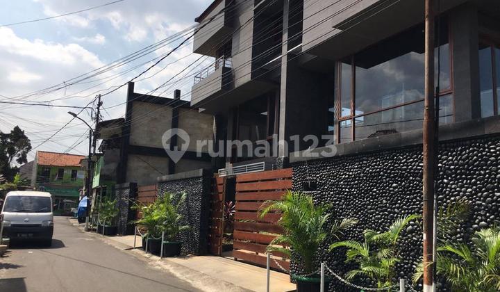 Rumah Bagus 3 Lantai Ada Lift Strategis @ Jatipadang Jakarta Selatan 2