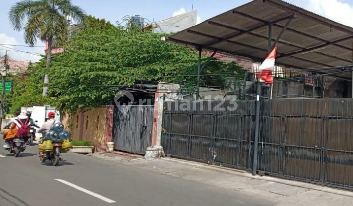 Rumah Terhitung Tanah Komersial Cocok Untuk Invest di Kebayoran Lama