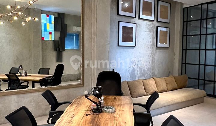 Rumah Asri Konsep Mewah Classik di Kemang Harga Bu