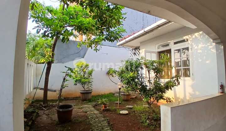 Rumah Asri Dalam Komplek Strategis Harga Miring di Tanjung Barat Jakarta 2