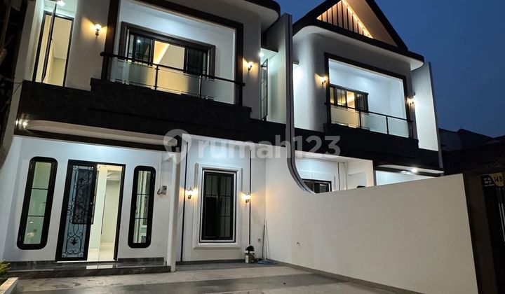 Rumah Mewah Konsep Modern Impian Keluarga Tercinta di Jagakarsa Ready Siap Huni Rumah Mewah Konsep Modern Impian Keluarga Tercinta di Jagakarsa Ready Siap Huni