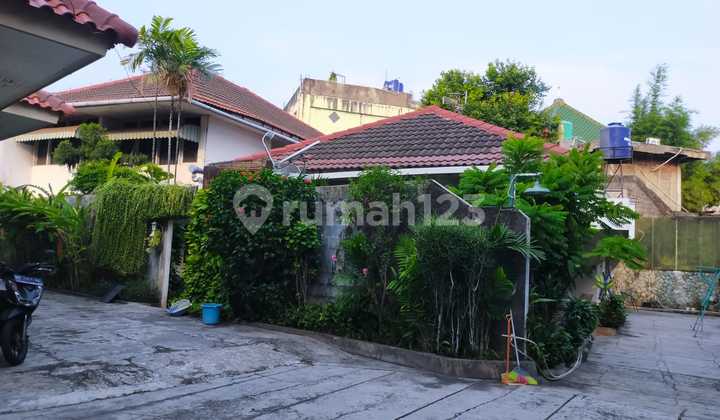 Quick Sale: Strategic ASRI House, Ideal for Boarding, in Menteng Tanjung Duren, West Jakarta