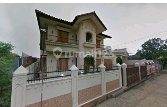 Good House, Sturdy Construction, Strategic Location, Deplu Adam Malik Housing Estate, South Jakarta Border.