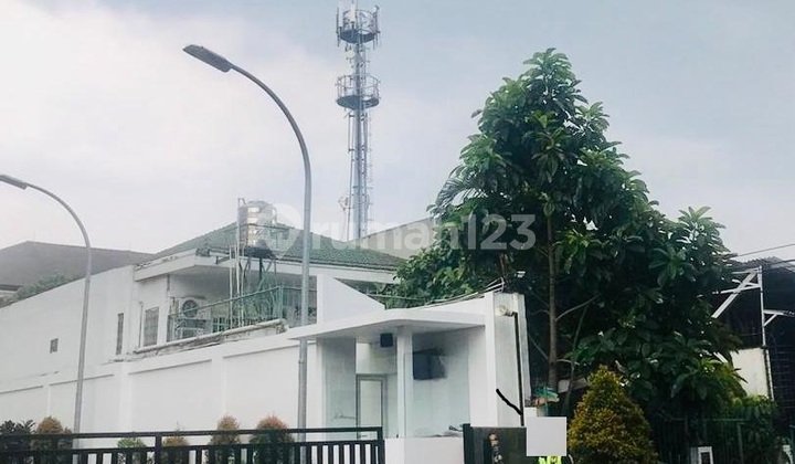 Rumah di Lokasi Komersil Cocok Untuk Bisnis di Senen Jakarta Pusat Rumah di Lokasi Komersil Cocok Untuk Bisnis di Senen Jakarta Pusat
