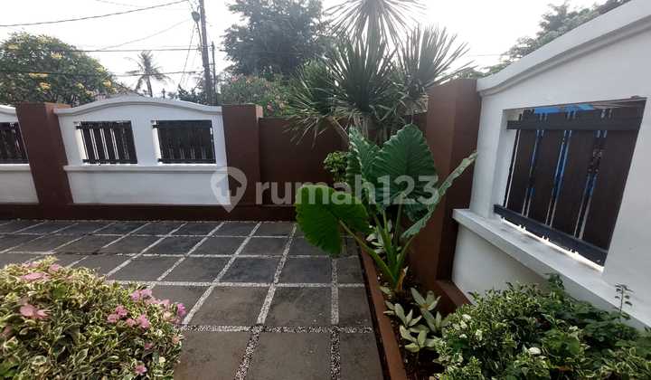 Dijual Cepat Rumah dalam Komplek HOOK di Jatiwaringin  Jakarta Timur - bebas banjir  2