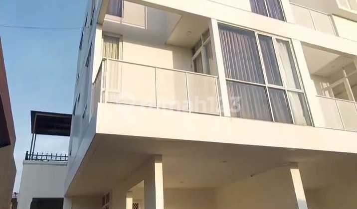 Rumah Cluster 3 Lantai Mewah Di Petukangan Selatan Jakarta 1