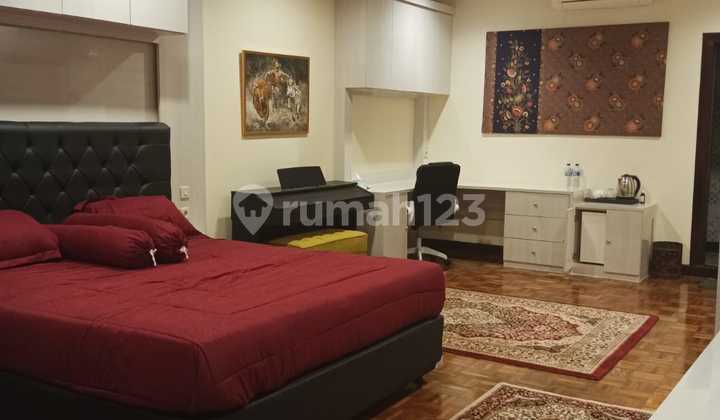 Rumah Mewah 2 LT Dekat Pusat Perbelanjaan di Cilandak 12.5 M Rumah Mewah 2 LT Dekat Pusat Perbelanjaan di Cilandak 12.5 M