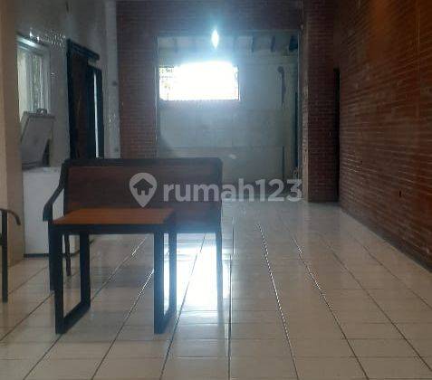 Ruang  Usaha 6