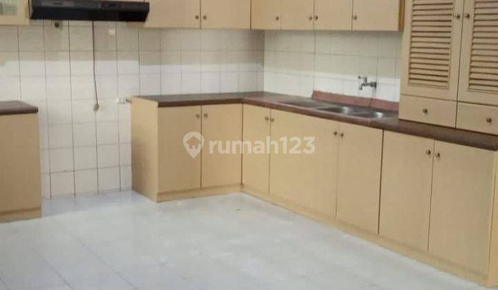 Rumah di area strategis Gandaria 2