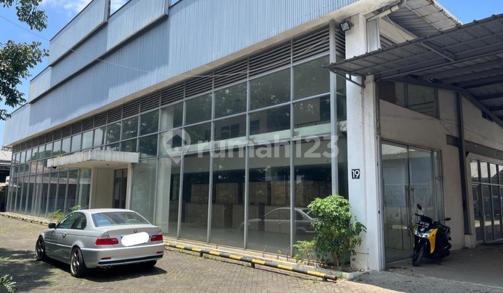 Building Former Car Workshop Building Former Car Workshop