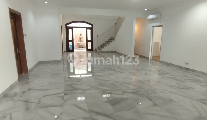 Rumah Strategis Di Kebayoran