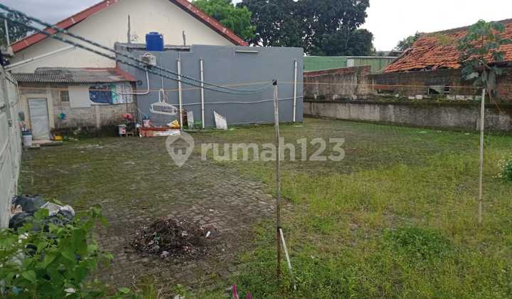 Rumah Usaha Pinggir Jalan Raya 2