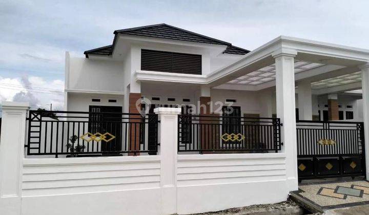 Rumah Mewah Dengan Lokasi Super Strategis  2