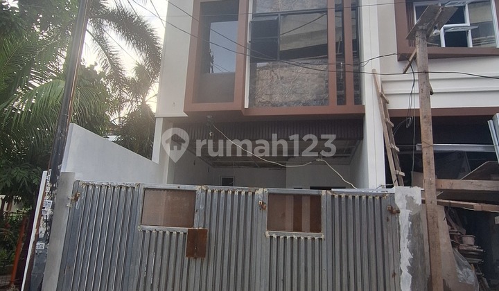 Tanjung Duren New House East Facing