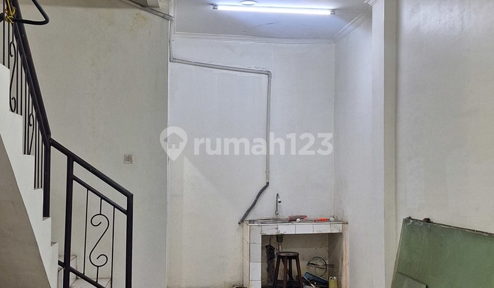 Duri Kepa Main Road Busy Location Suitable for All Businesses 2