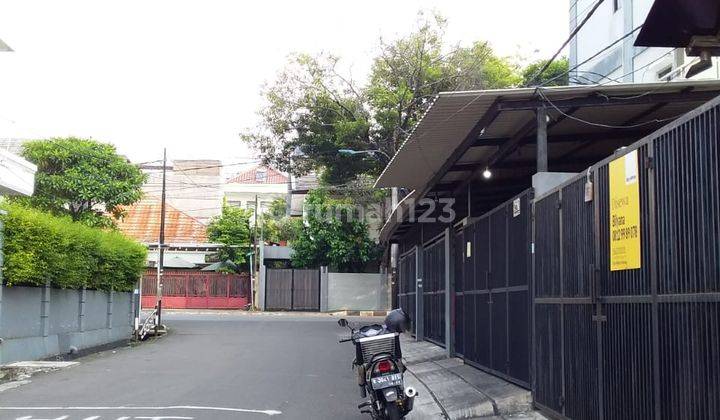 Tomang Rumah  Jalanan Lebar