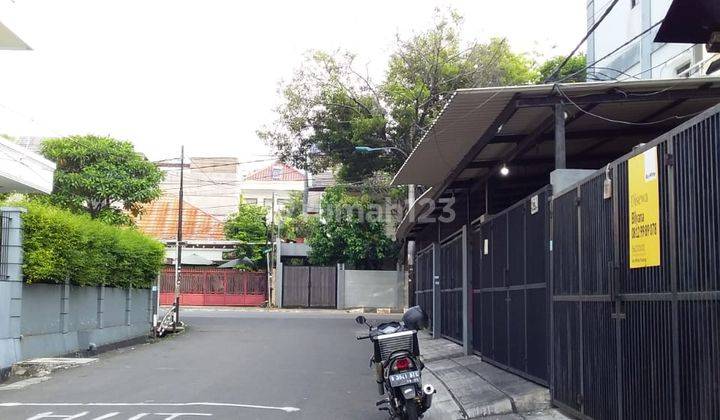 Tomang Rumah  Jalanan Lebar