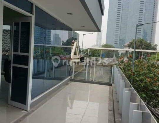 Gedung Baru dekat Ke Jalan Jendral Sudirman  2