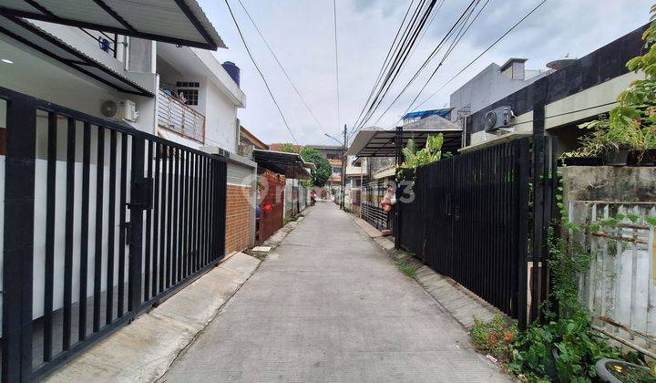 Duri Kepa Rumah Tua Hadap Selatan Lokasi Nyaman 2