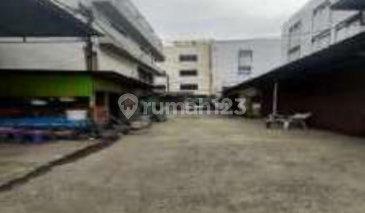 Small Door Shop Strategic Location Quick Sale 2