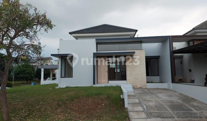Lippo Cikarang Rumah Huk View Taman Hadap Timur